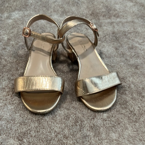 Girls heels - Picture 3 of 5